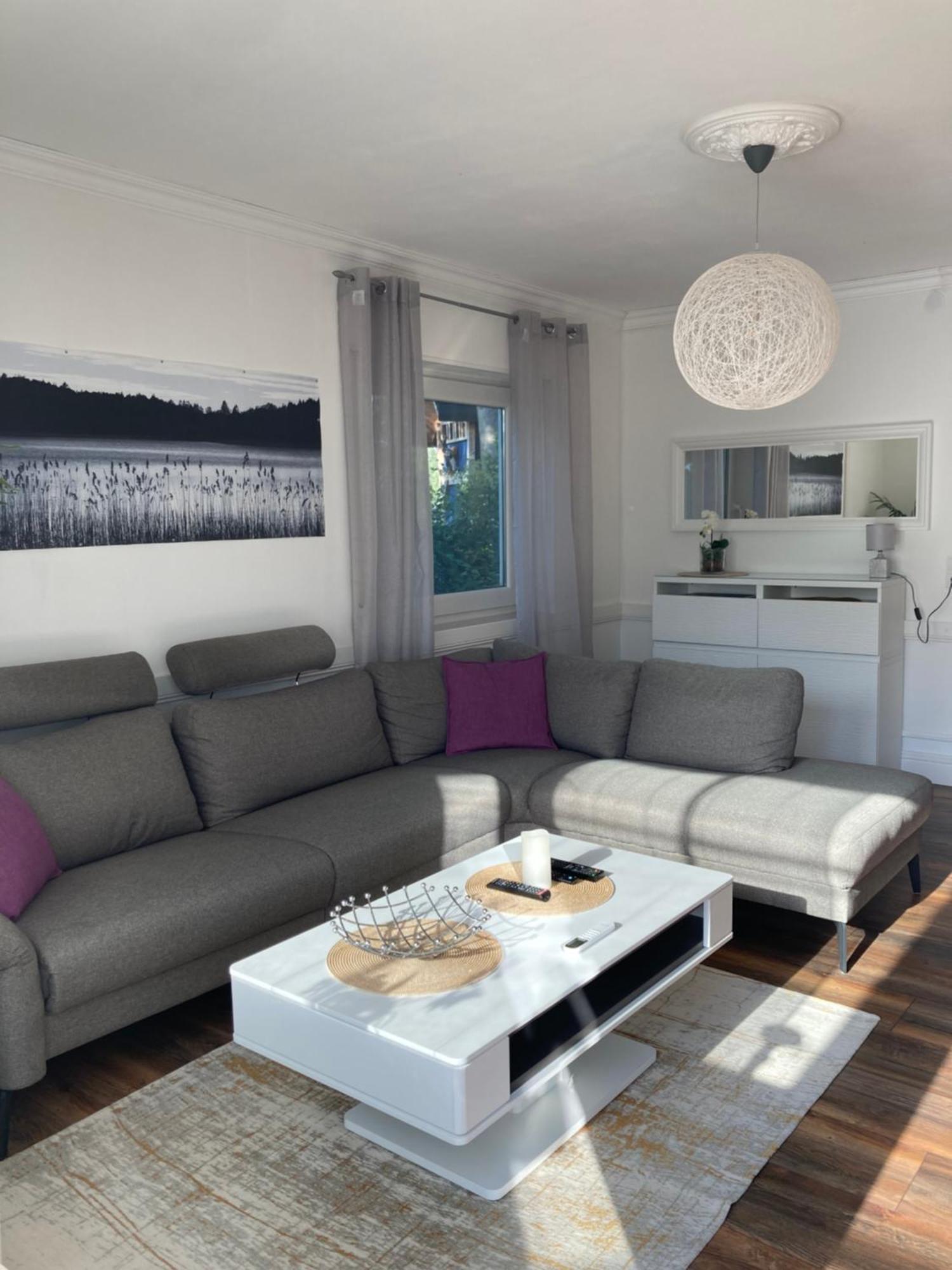 Amselweg Am Waldrand Gelegen Netflix Eigener Carport Uvm Apartment Taunusstein Exterior foto